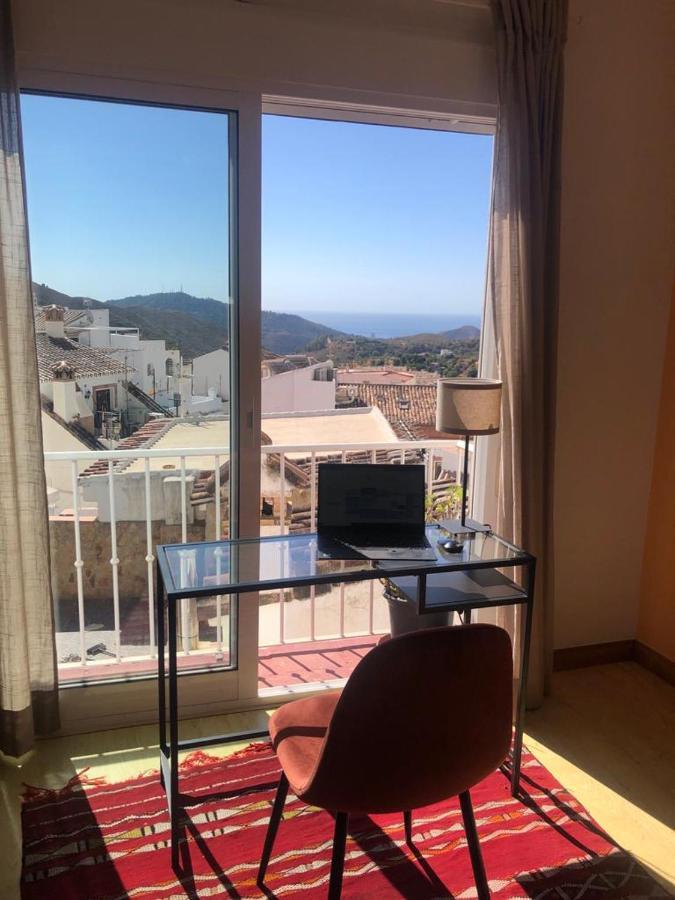 La Casa Alhambra, zonnige woning met uitzicht op bergen en zee Appartement Ojén Buitenkant foto