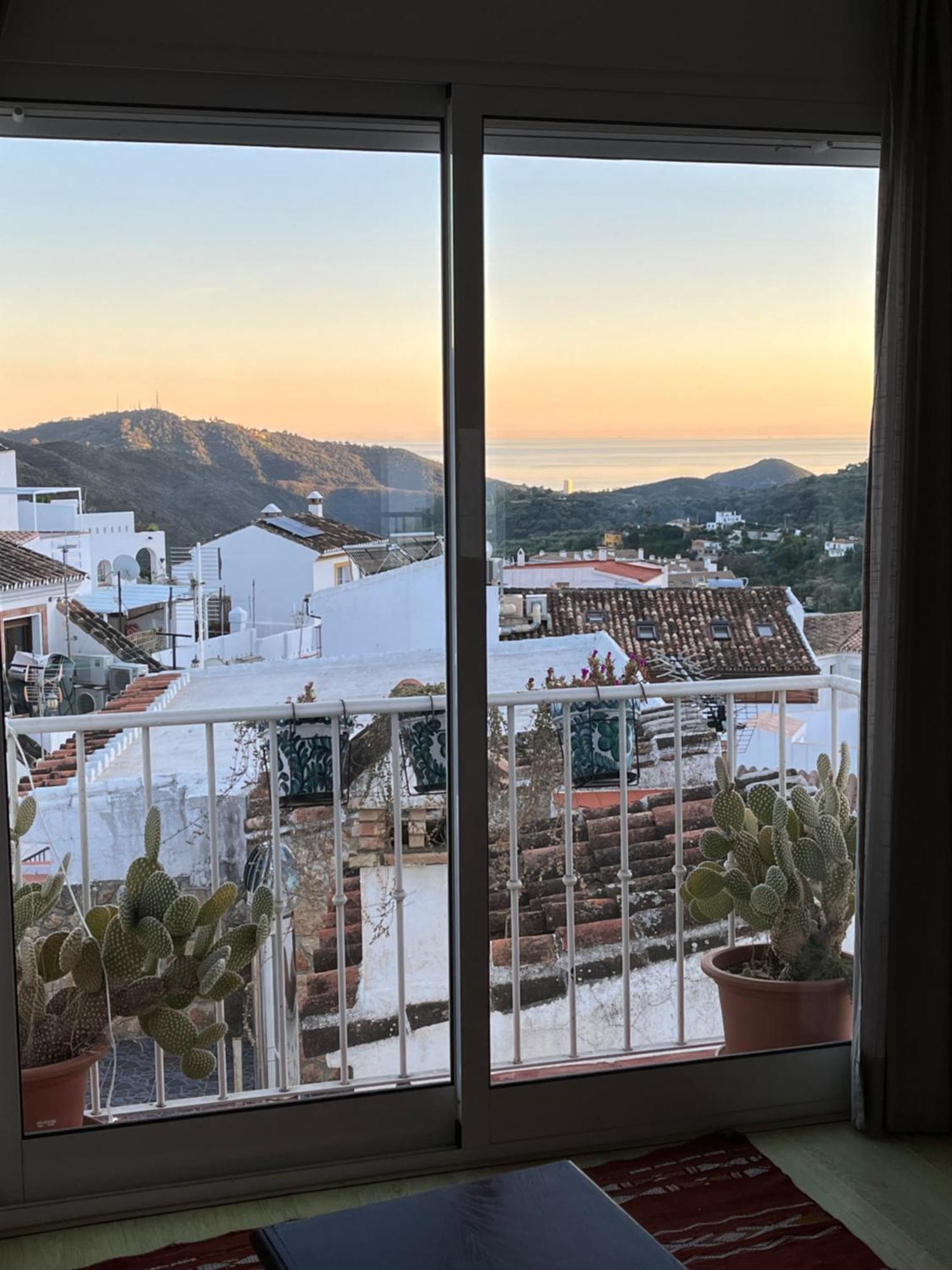 La Casa Alhambra, zonnige woning met uitzicht op bergen en zee Appartement Ojén Buitenkant foto